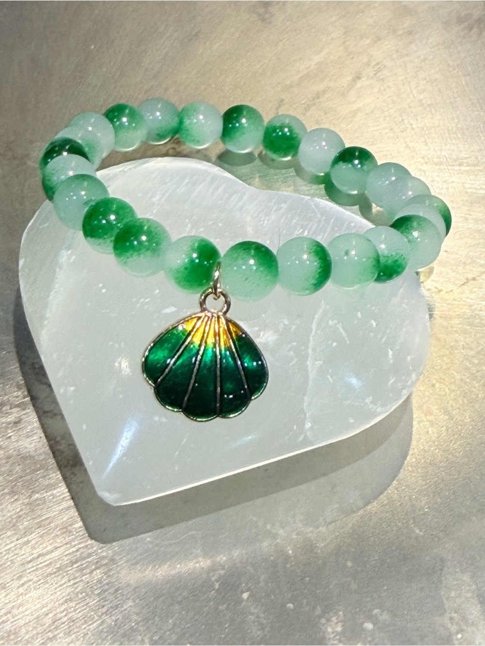 Green Beaded Shell Charm Bracelet - Stretch Fashion Mermaidcore Beach Jewelry